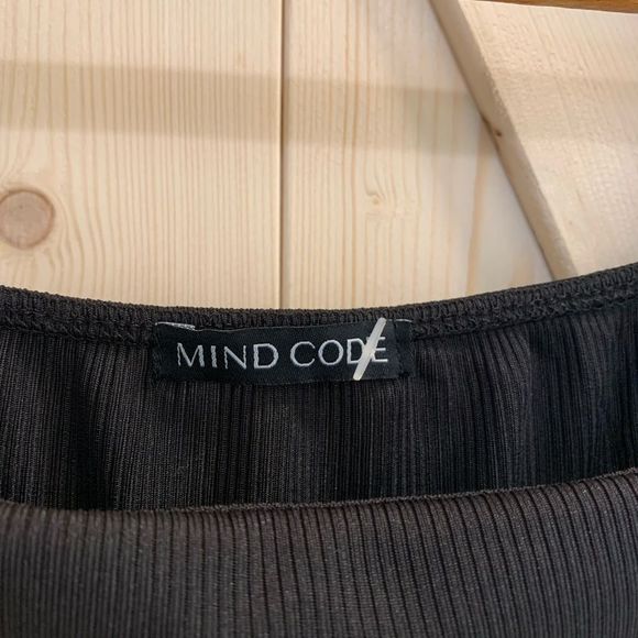MIND CODE Brand New Gorgeous Elegant Black Blouse 👚 - Picture 4 of 4